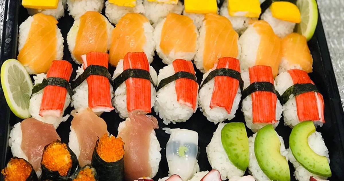 Có những nguyên liệu nào cần chuẩn bị để làm sushi sashimi?