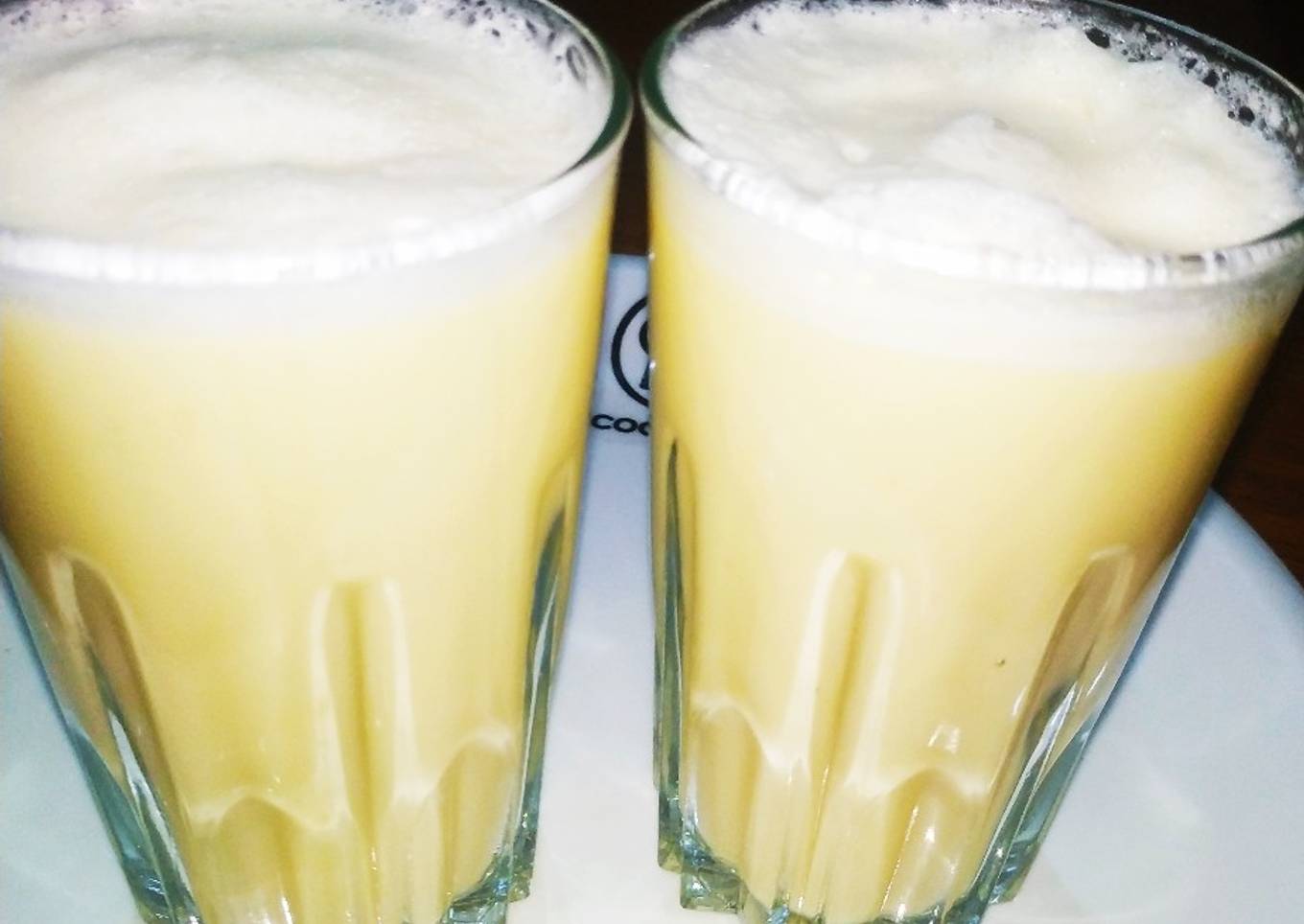 Mango ice cream shake