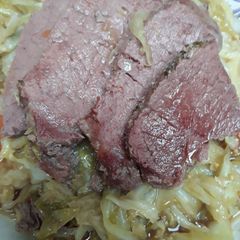 A picture of Guinness Cornedbeef and Cabbage.
