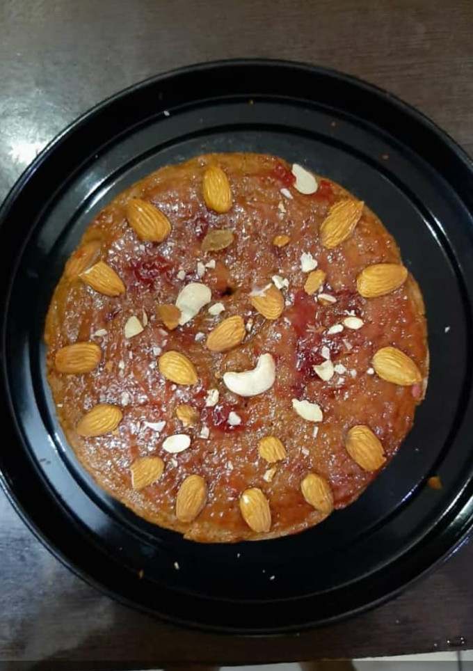 A picture of Biscuit cake.