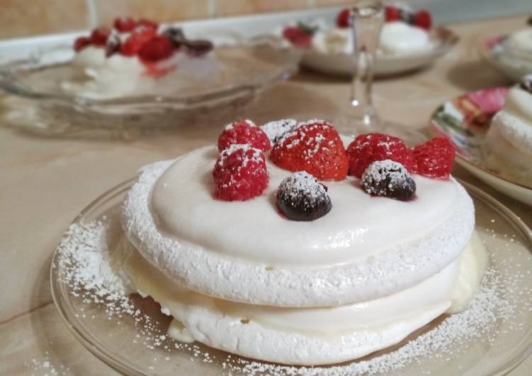 Desert Anna Pavlova Poshagovyj Recept S Foto Avtor Recepta Elena Perova Cookpad