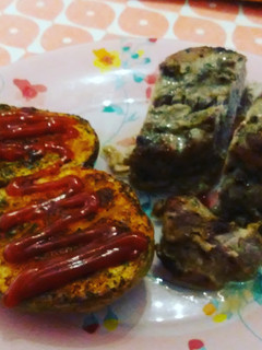 Una foto de Solomillo marinado con salsa de setas