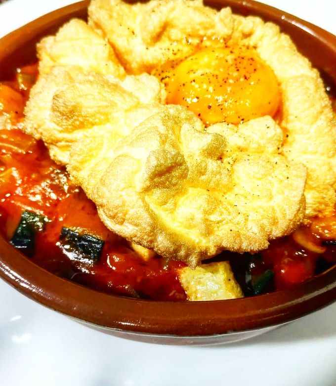 Foto principal de Huevos nube con samfaina