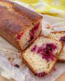 Plumcake di farro con yogurt greco e frutti di bosco