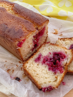 Foto di Plumcake di farro con yogurt greco e frutti di bosco