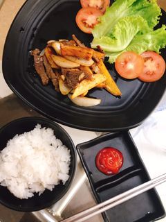 Hình của món Bò xào củ hành, khoai Tây🥩🧅🥔🥙.