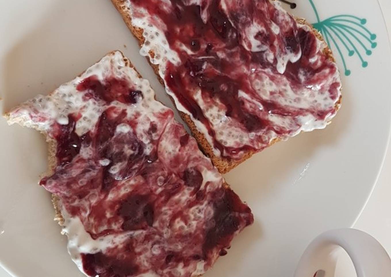 Tostadas con semillas de chía, desayuno saludable