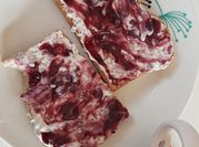 Una foto de mermelada con chia