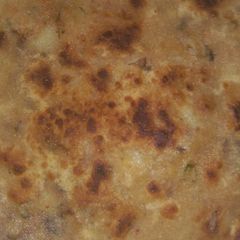 A picture of Potato Onion Paratha.