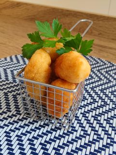 Una foto de Croquetas de rape y langostino
