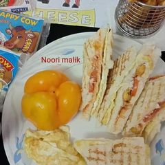 A picture of Spicy_Chicken_Cheese Club_Sandwich.