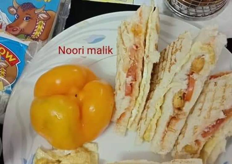 Recipe of Quick Spicy_Chicken_Cheese Club_Sandwich