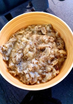 Una foto de Salsa de berenjena asada con ajo asado