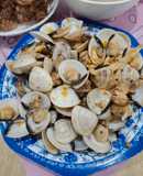 Ngao xào bơ tỏi cay