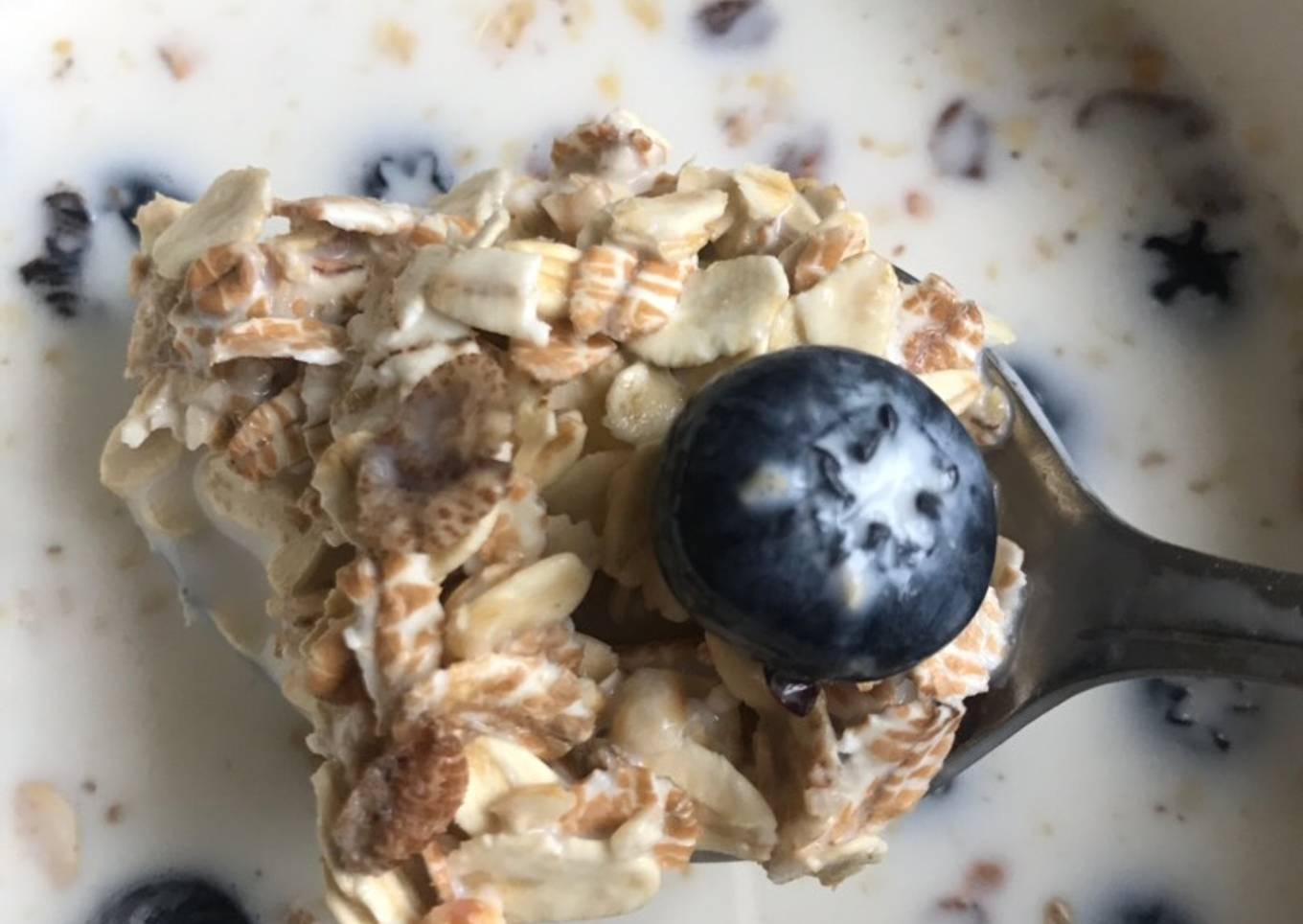 Muesli with blueberries