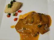 Una foto de carne al curry