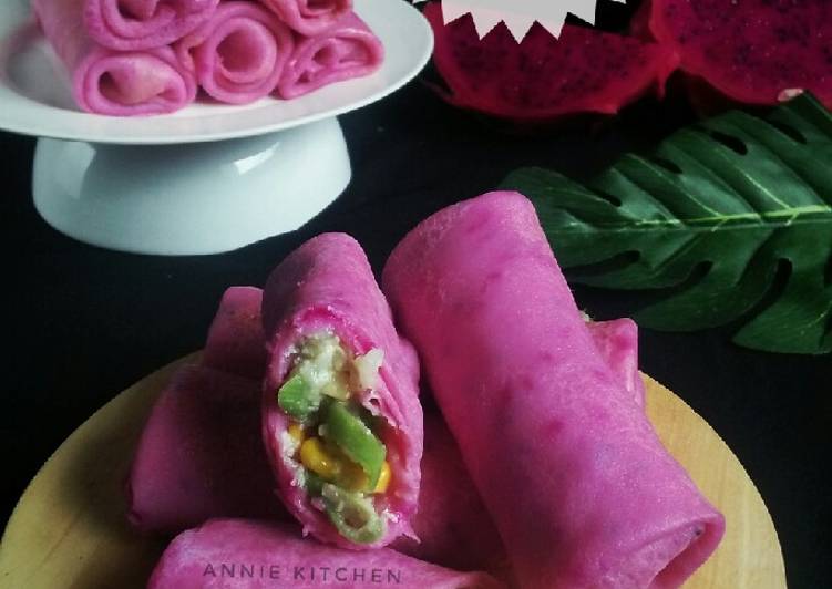 Dadar Gulung Buah Naga isi Sayur