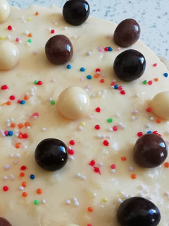 Una foto de Tarta de plátanos, leche condensada y sobaos