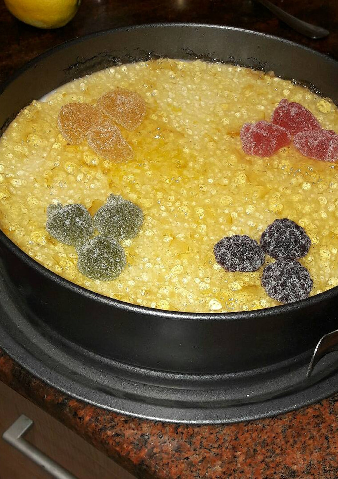 Una foto de Tarta de queso con cobertura de limón