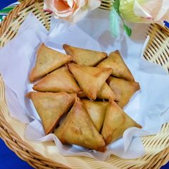 A picture of Qeema Samosa.