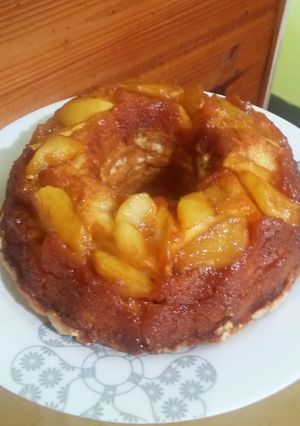 Una foto de Torta invertida de manzana  😁