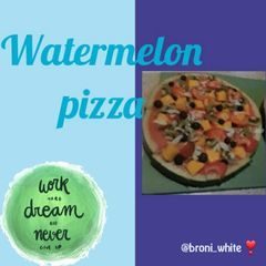 Watermelon pizza A picture of Watermelon pizza.