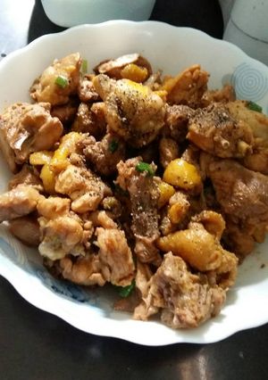 Hình của món thịt gà kho.
