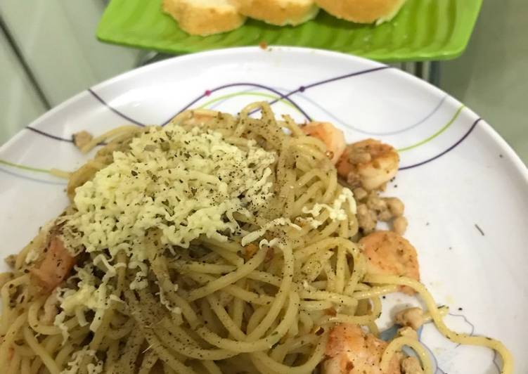 Resep Spaghetti aglio olio udang+tuna yang Enak