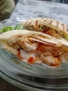A picture of Shawarma pockets.