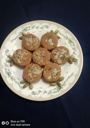 થાબડી પેંડા (Thabdi Penda Recipe In Gujarati) રેસીપી મુખ્ય ફોટો