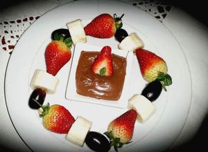 Una foto de Brochetas de frutas Fácil