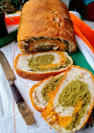 ট্রাইকলর ব্রেড (Tricolour Bread recipe in Bengali) রেসিপির প্রধান ছবি