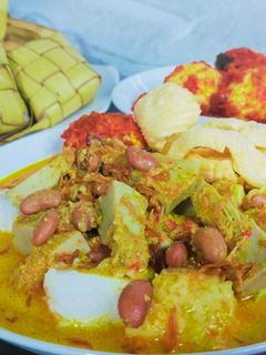 Foto resep Ketupat Lontong Sayur Gulai Nangka Khas Sipirok & Telur Goreng Sambal Merah
