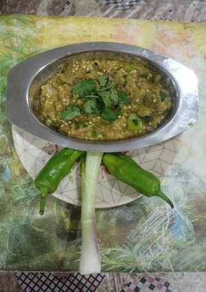 ગ્રીન ઓળો (Green Oro Recipe In Gujarati) રેસીપી મુખ્ય ફોટો