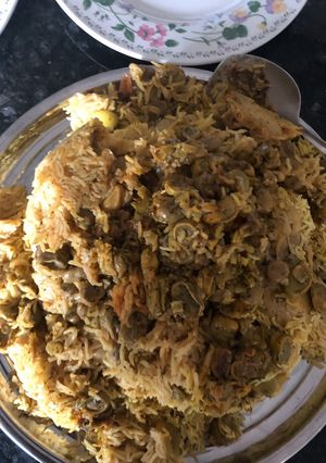 A picture of Whole Green Beans Makloubeh #3 with Chicken مقلوبه فول مع دجاج.
