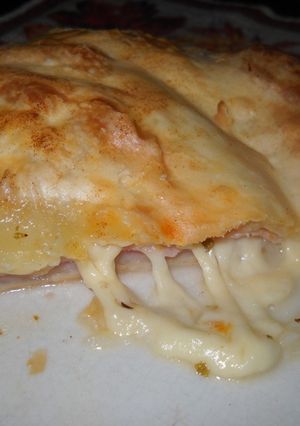 Una foto de Plato volador con quesos