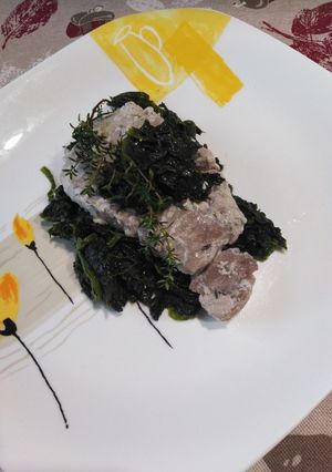 Foto di Tonno marinato al Timo con spinaci