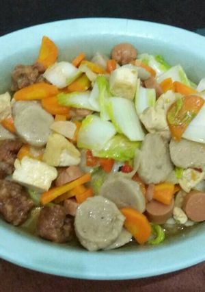 Foto resep Tumis sayur campur ayam pentol sosis endeees😘😍
