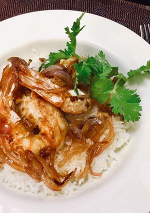 รูปของ กุ้งแชบ๊วยทอดราดซอสมะขามราดข้าว(แย่งกุ้งกับอาโกวมา)