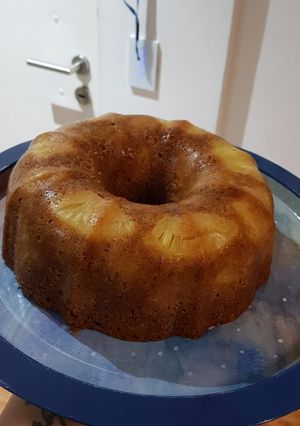 Una foto de Torta ananá en savarin essen