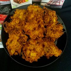 A picture of Noodles pakoras.