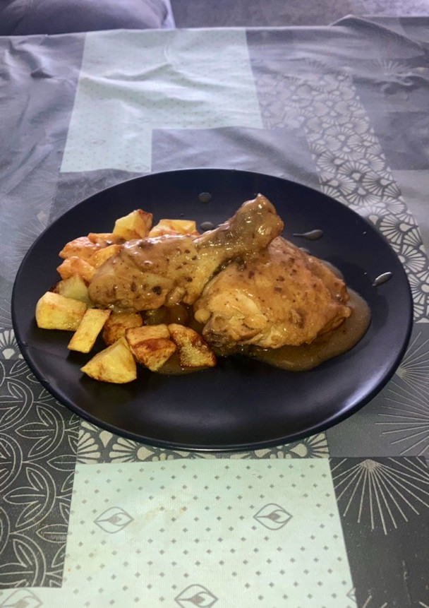 Una foto de Pollo al Ajillo