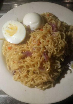 A picture of Indomine with boiled eggs.