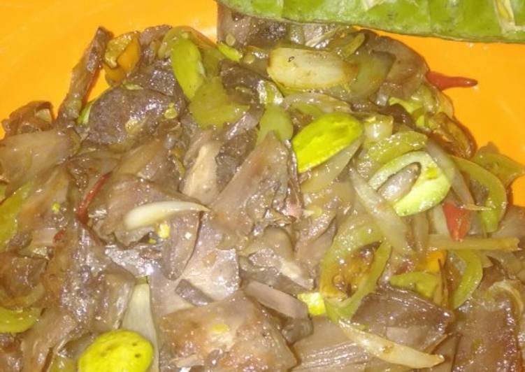 Tongseng ikan asin petai