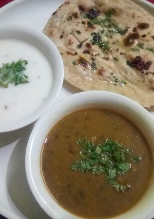 A picture of Dal Makhni.
