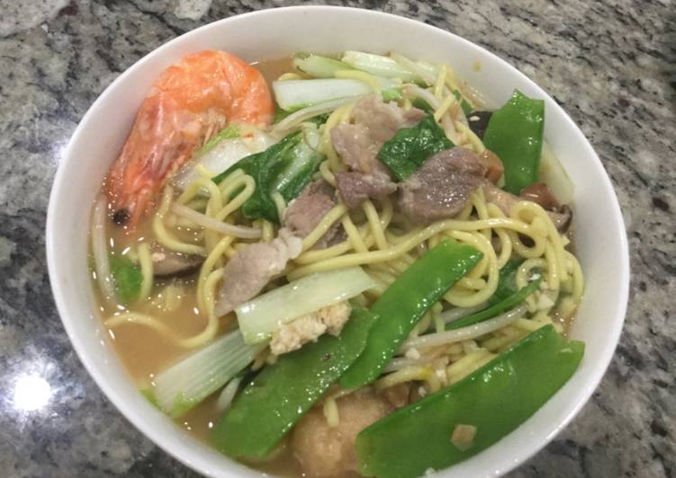 Recipe of Delicious Assorted Taiwanese Noodle  Soup 台灣的什錦麵