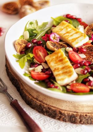 Zdjęcie przepisu Sałatka z grillowanym serem halloumi.