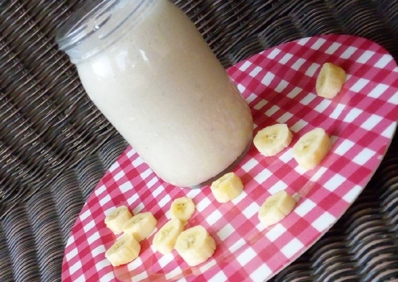 Simple babana milk shake