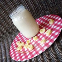 Simple babana milk shake A picture of Simple babana milk shake.