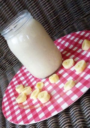 A picture of Simple babana milk shake.